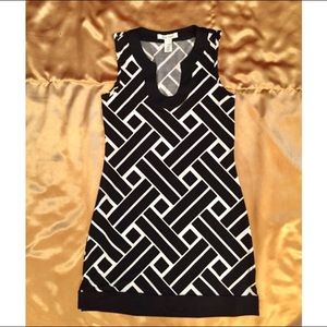 White House Black Market Bold Graphic Top.